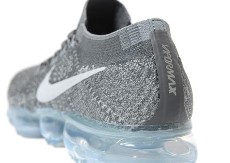 nike vapormax flyknit grey men's